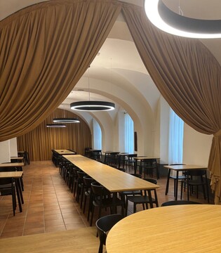 Mekinjski samostan je bogatejši za elegantno jedilnico.jpg