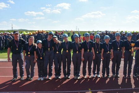 Mlade gasilke iz Zg. Tuhinja so se uvrstile na olimpijado.jpg