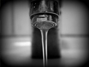 Obvestilo o moteni oskrbi s pitno vodo na vodovodnem sistemu (Meninska in Bakovniška ulica, Mengeška pot, Bistričica in Županje Njive)