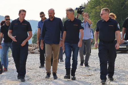 Kamnik po poplavah sta si ogledala predsednik vlade dr. Robert Golob in predsednik Evropskega sveta Charles Michel dne 27. 8. 2023 (15)