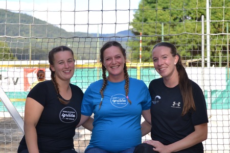 CalcitBeachVolley_organizatorke_FotoRifl